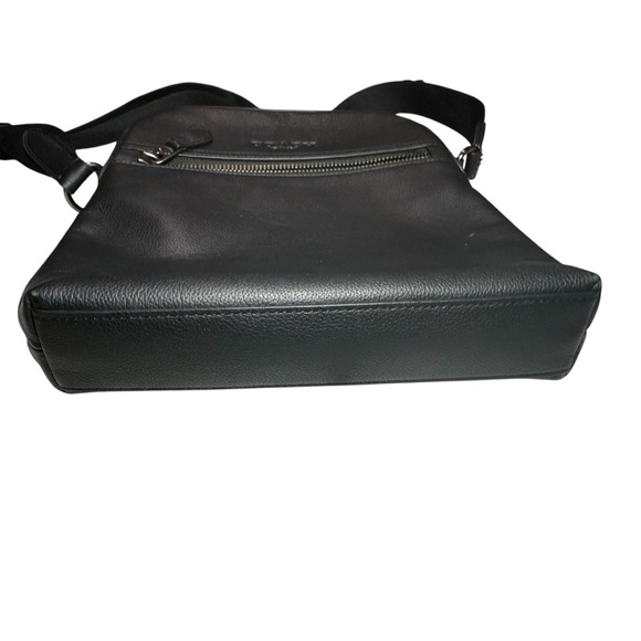 Like New Coach Black Houston Pebbled Leather Men's Crossbody Bag - Picture 6 of 9